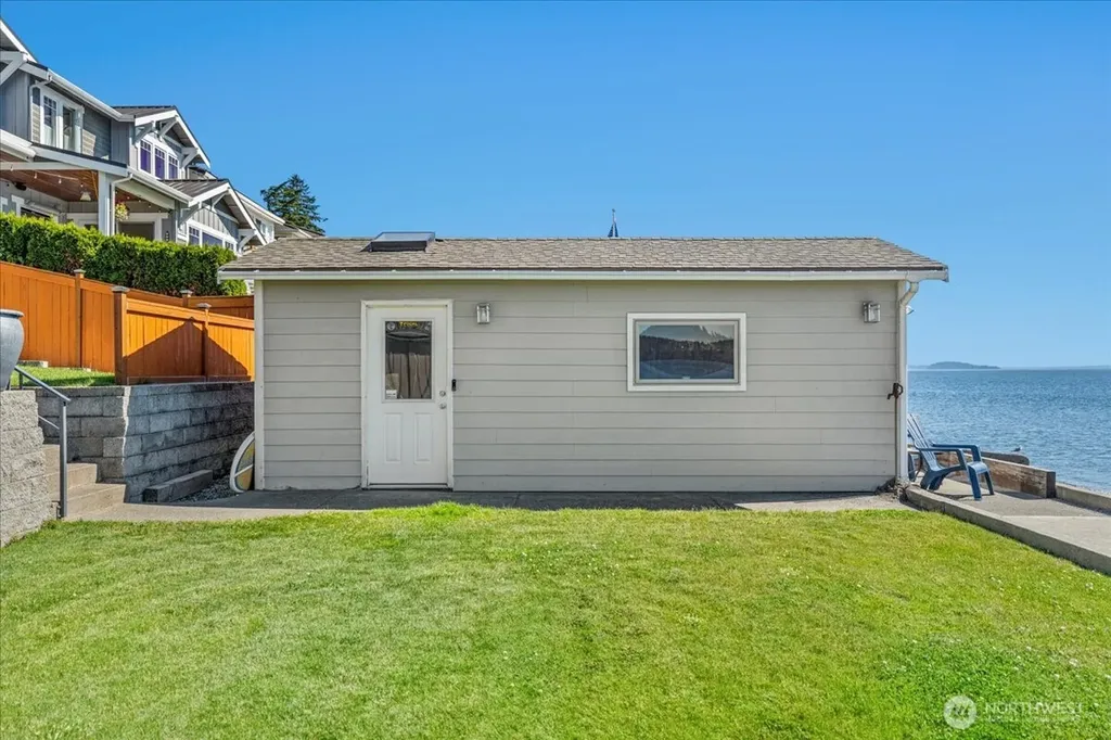1920 Day Island Boulevard W University Place WA 98466