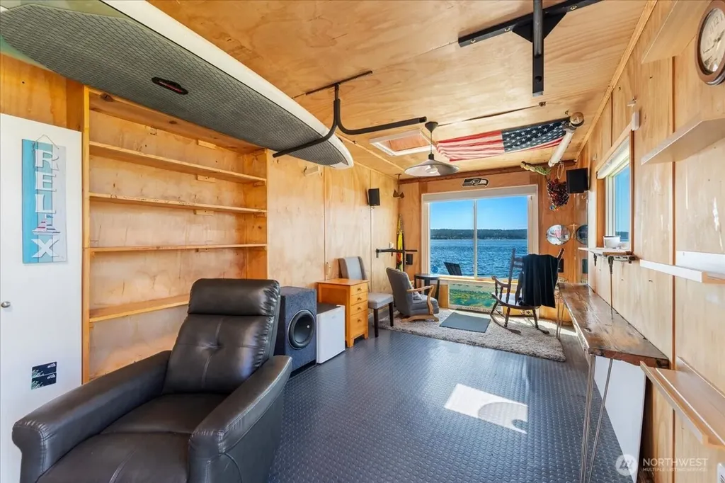 1920 Day Island Boulevard W University Place WA 98466