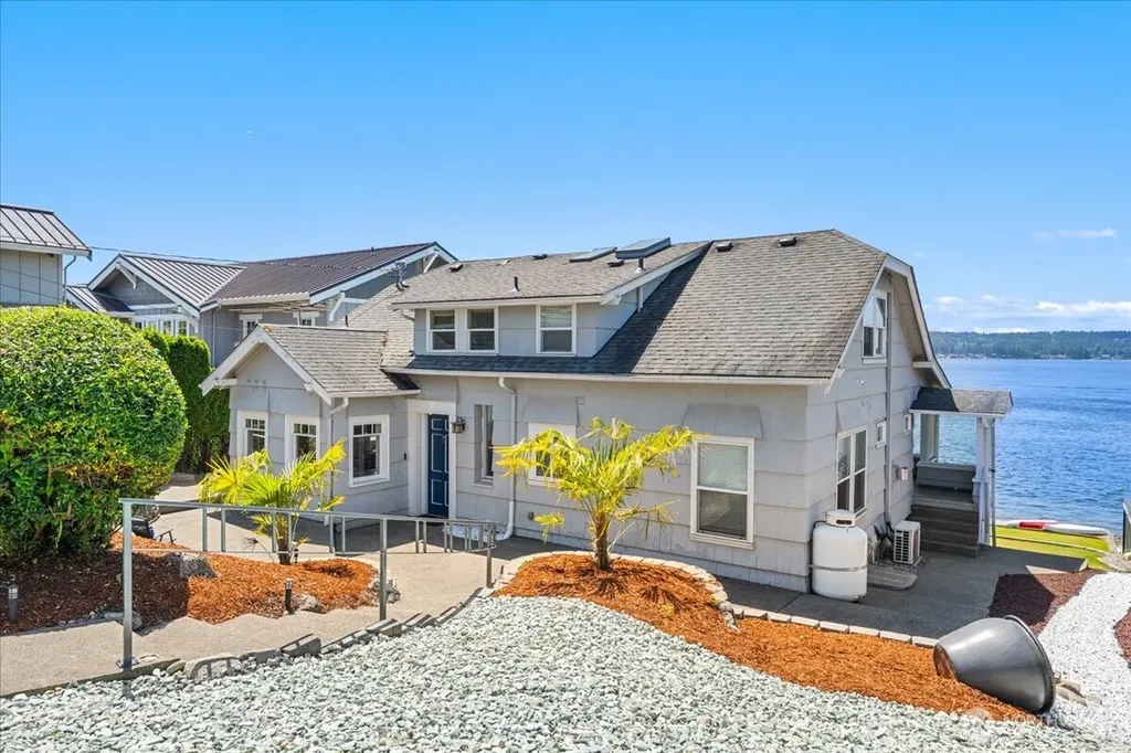 1920 Day Island Boulevard W University Place WA 98466