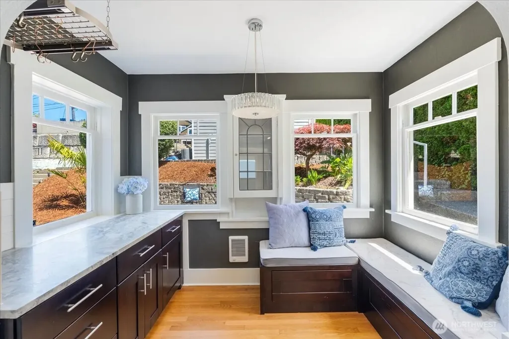 1920 Day Island Boulevard W University Place WA 98466