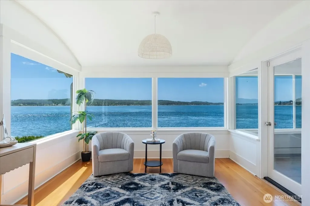 1920 Day Island Boulevard W University Place WA 98466