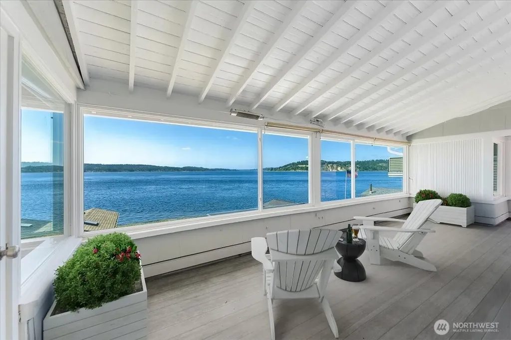 1920 Day Island Boulevard W University Place WA 98466