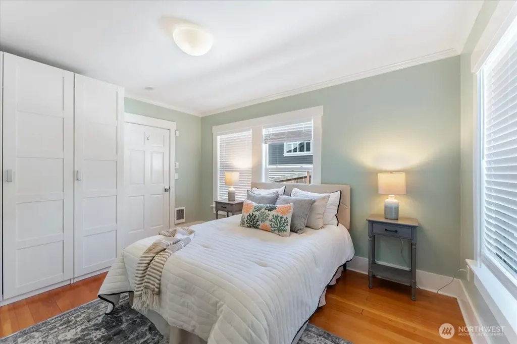 1920 Day Island Boulevard W University Place WA 98466