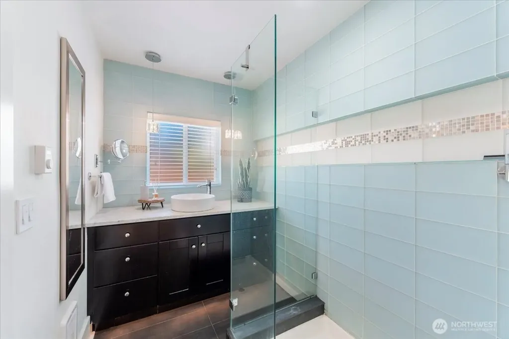 1920 Day Island Boulevard W University Place WA 98466