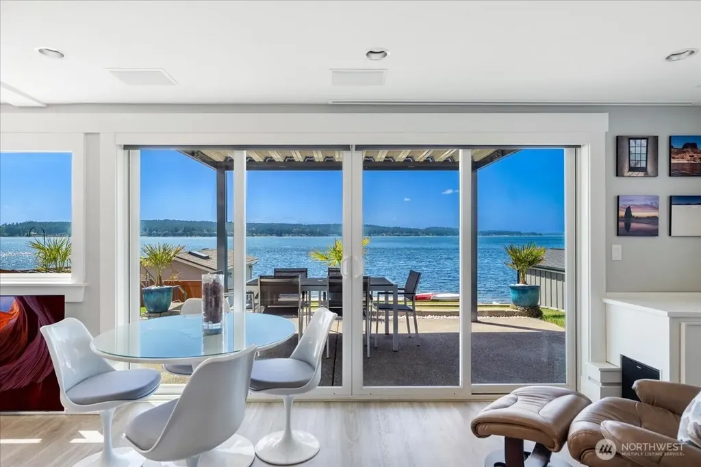 1920 Day Island Boulevard W University Place WA 98466