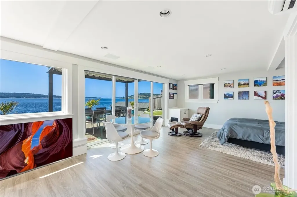 1920 Day Island Boulevard W University Place WA 98466