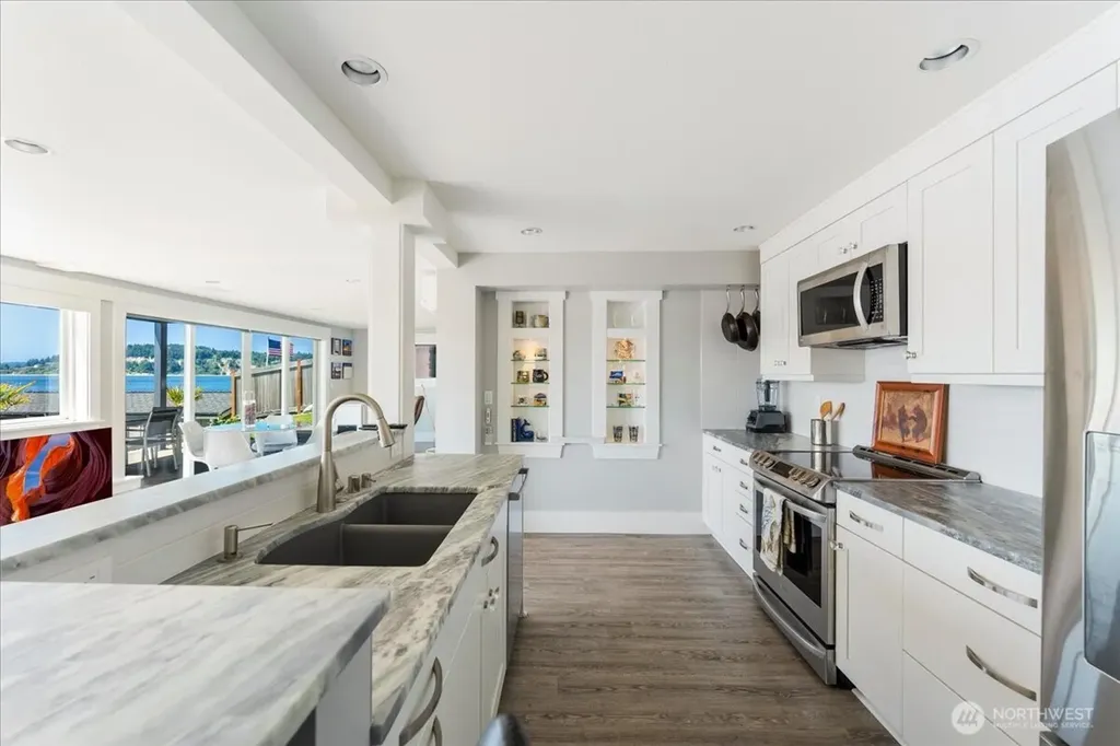 1920 Day Island Boulevard W University Place WA 98466