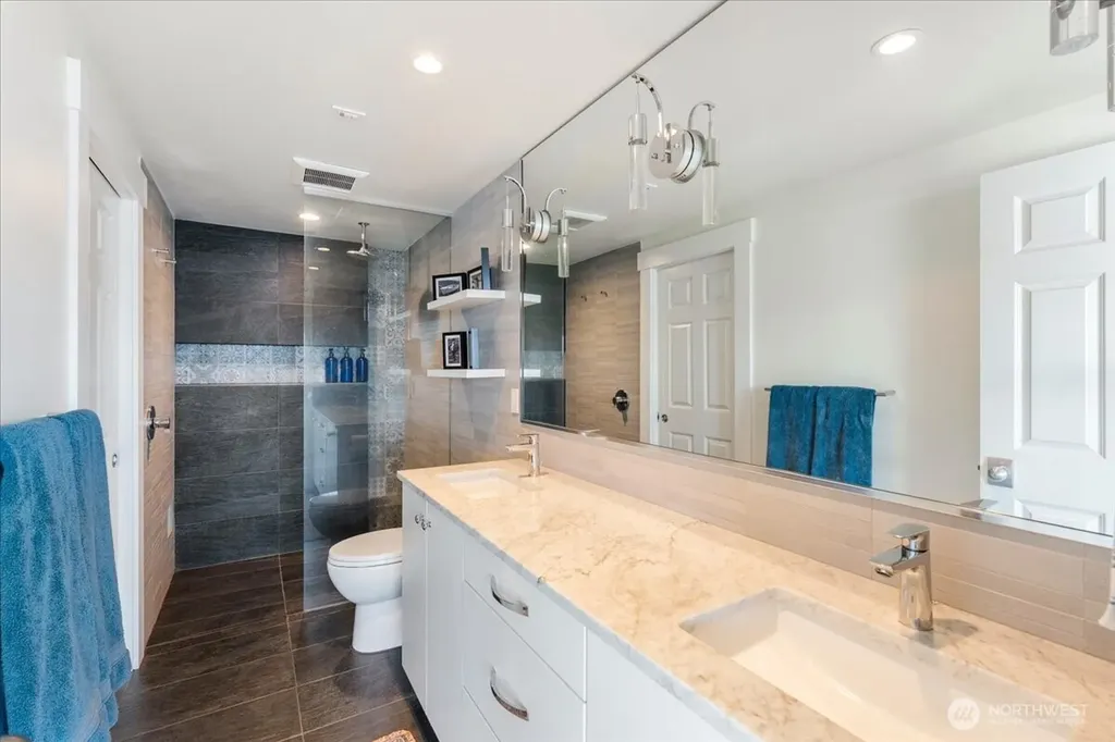 1920 Day Island Boulevard W University Place WA 98466