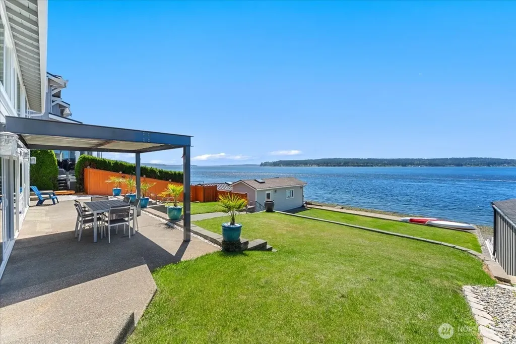 1920 Day Island Boulevard W University Place WA 98466