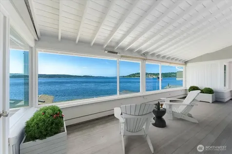 1920 Day Island Boulevard W University Place WA 98466