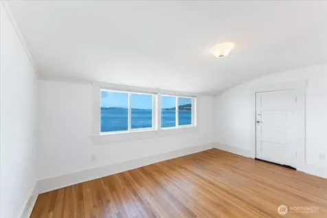1920 Day Island Boulevard W University Place WA 98466