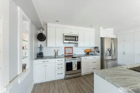 1920 Day Island Boulevard W University Place WA 98466