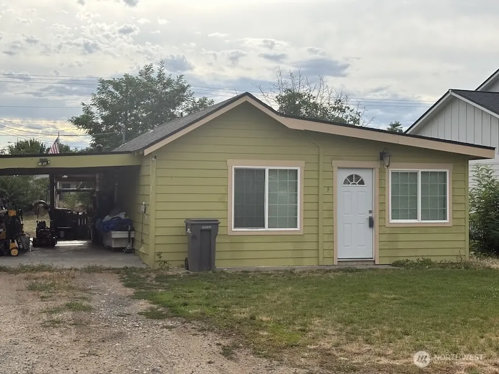 9 Freemont Avenue Rock Island WA 98850