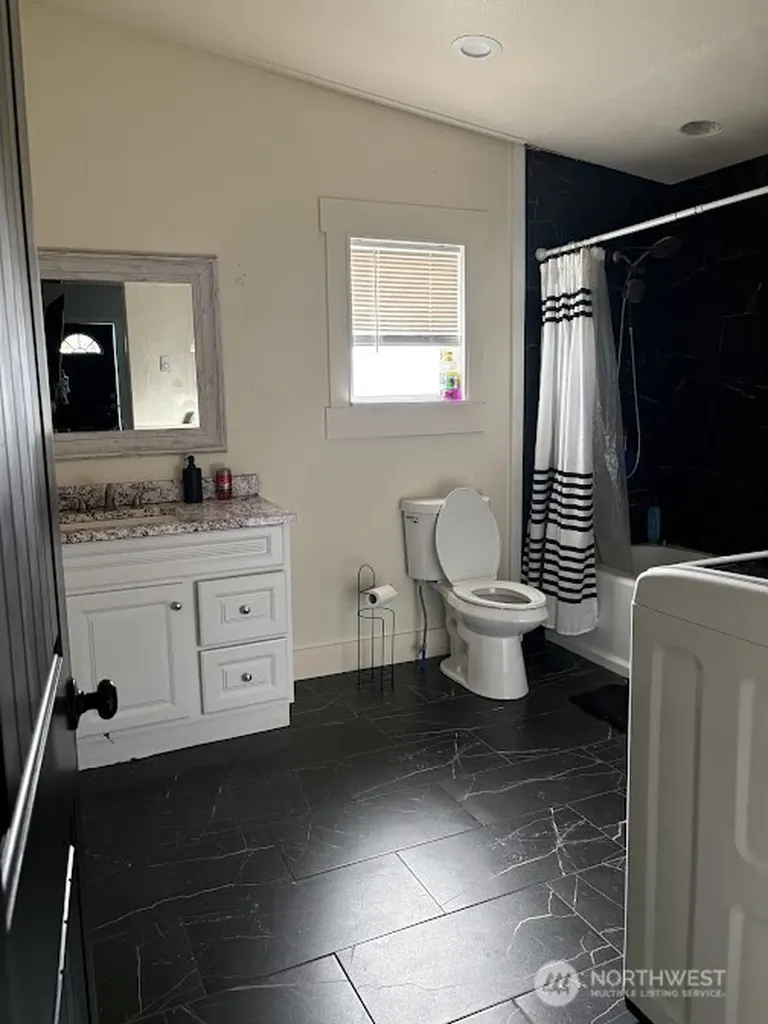 9 Freemont Avenue Rock Island WA 98850