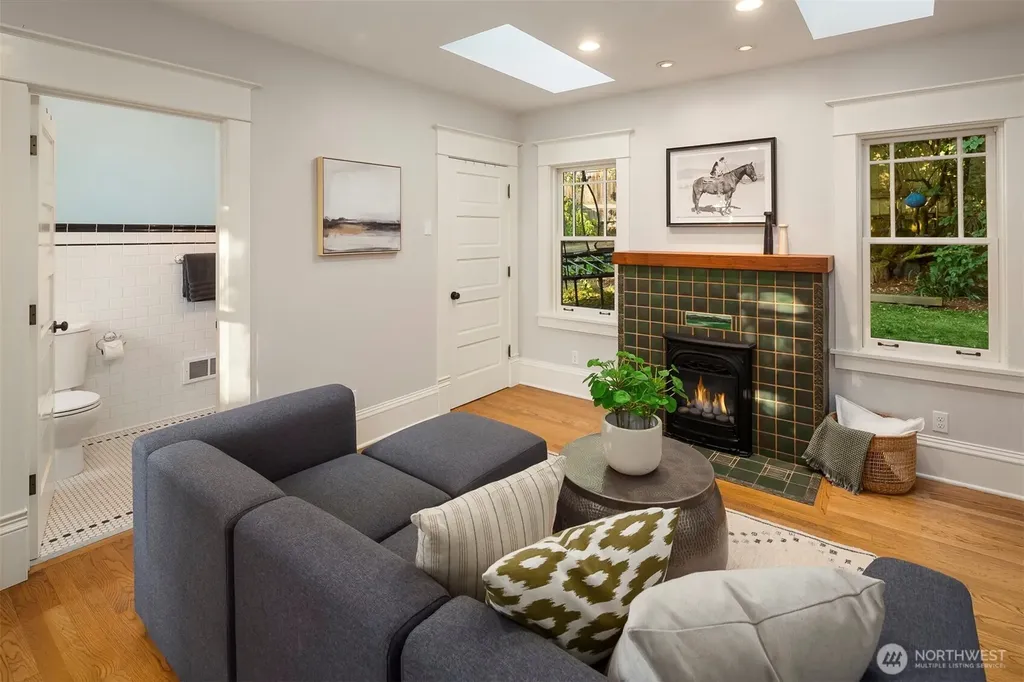 6044 2nd Avenue NW Seattle WA 98107