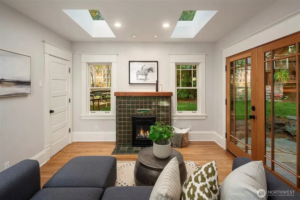 6044 2nd Avenue NW Seattle WA 98107