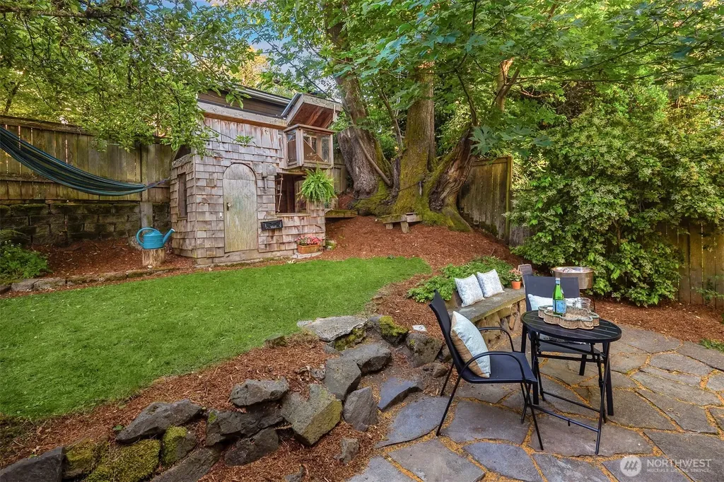 6044 2nd Avenue NW Seattle WA 98107
