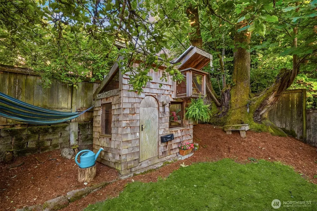 6044 2nd Avenue NW Seattle WA 98107