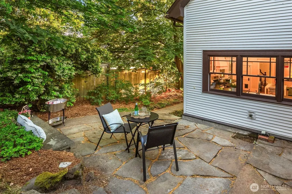 6044 2nd Avenue NW Seattle WA 98107