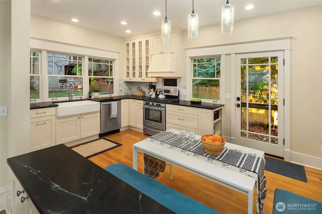 6044 2nd Avenue NW Seattle WA 98107