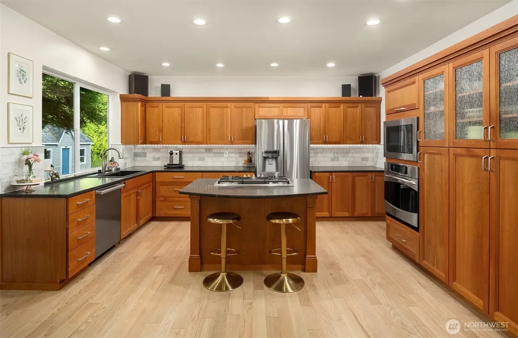 14230 229th Avenue NE Woodinville WA 98077