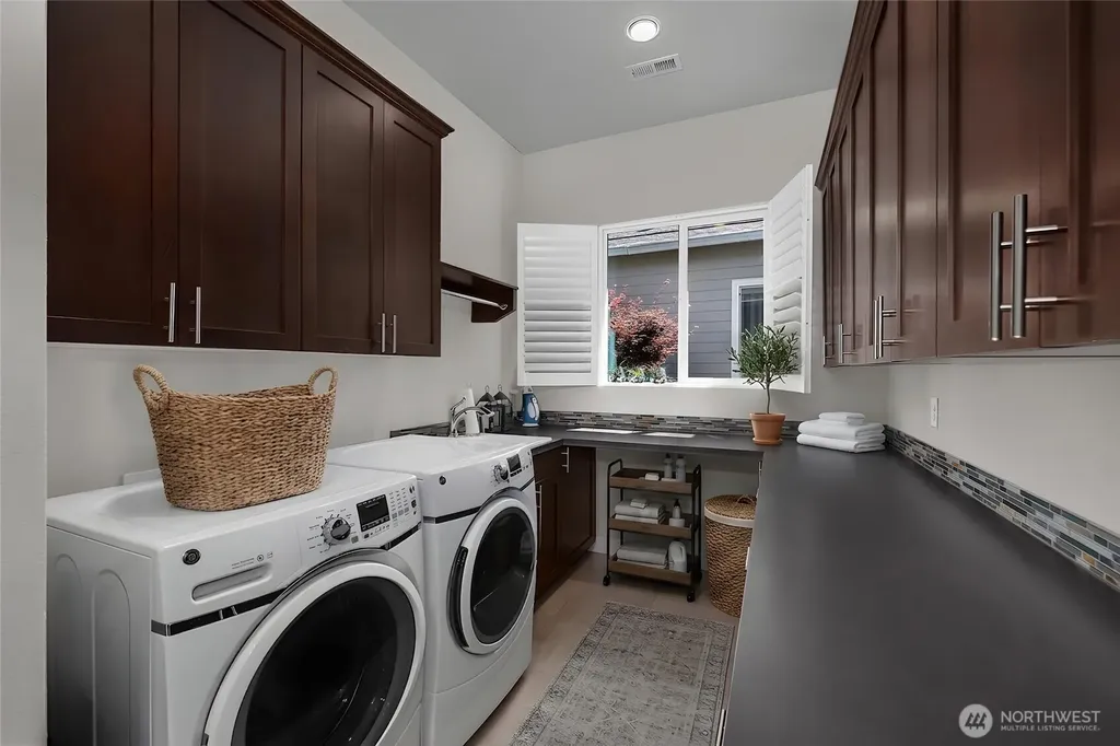 8701 Vashon Court NE Lacey WA 98516