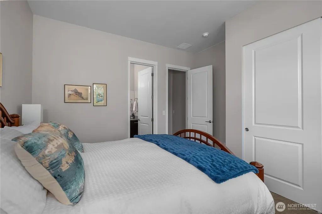 8701 Vashon Court NE Lacey WA 98516