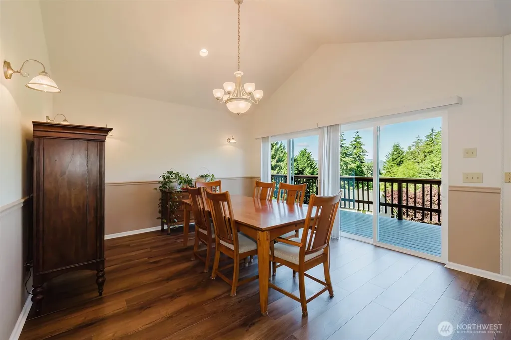 235 NW Bunker Hill Ln W Bremerton WA 98311