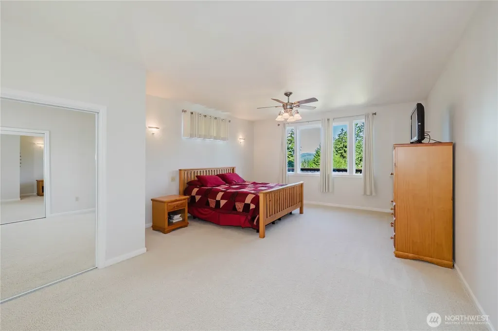 235 NW Bunker Hill Ln W Bremerton WA 98311