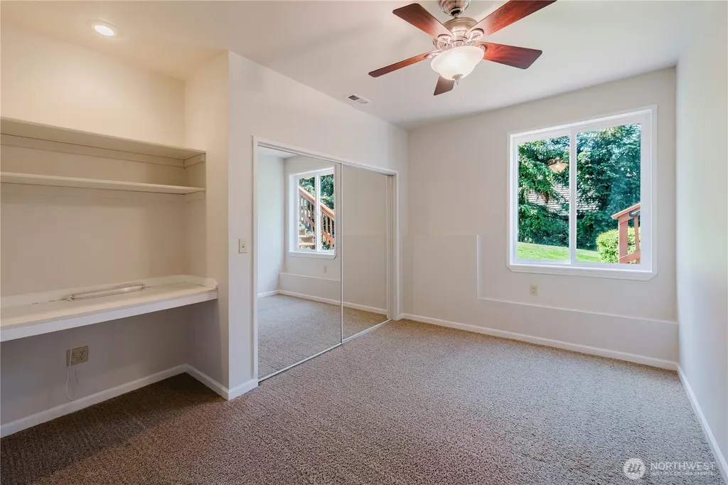 235 NW Bunker Hill Ln W Bremerton WA 98311