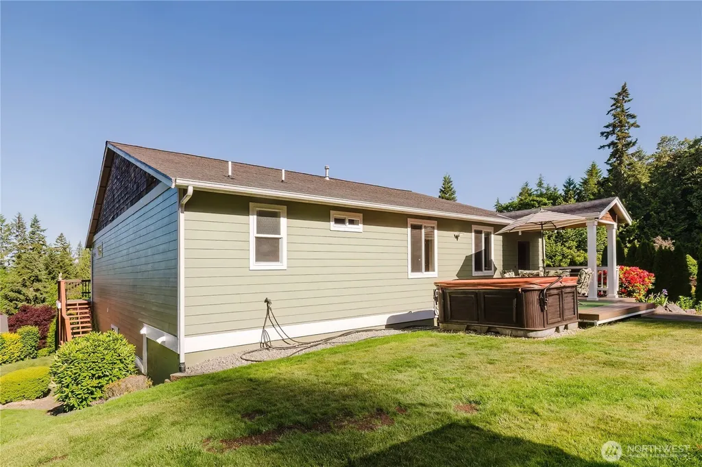 235 NW Bunker Hill Ln W Bremerton WA 98311