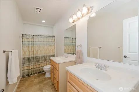 235 NW Bunker Hill Ln W Bremerton WA 98311