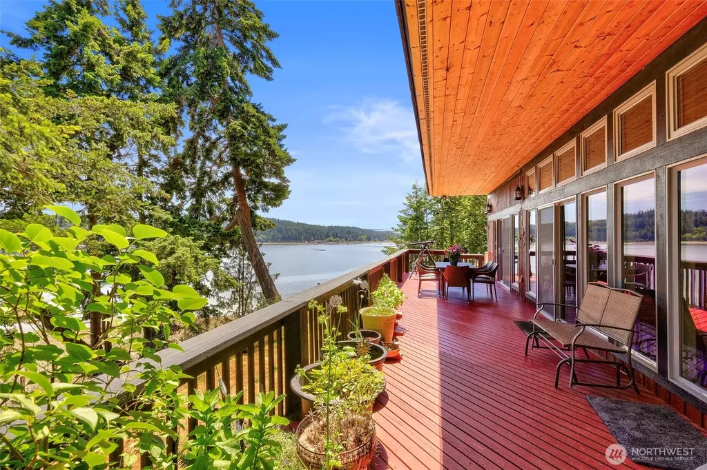 9942 Misery Point Road NW Seabeck WA 98380