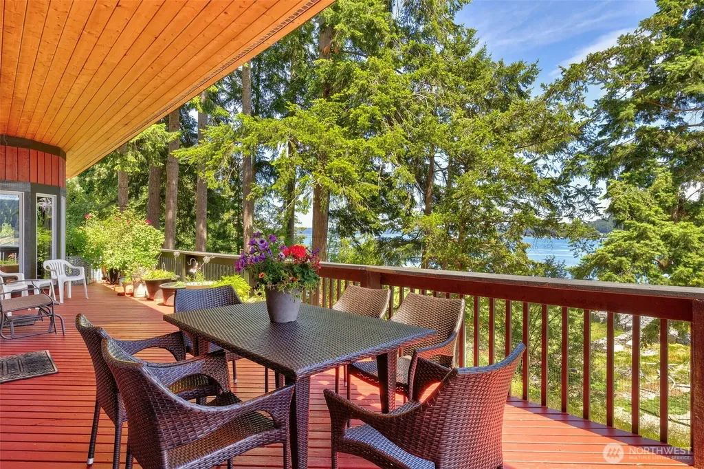 9942 Misery Point Road NW Seabeck WA 98380
