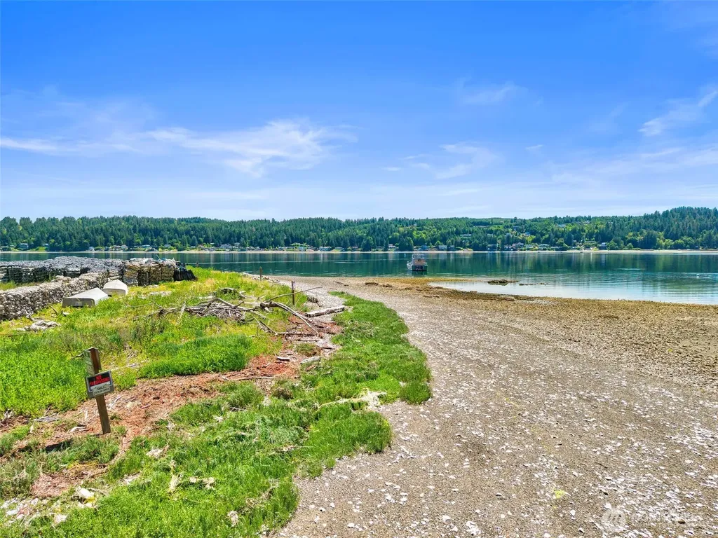9942 Misery Point Road NW Seabeck WA 98380