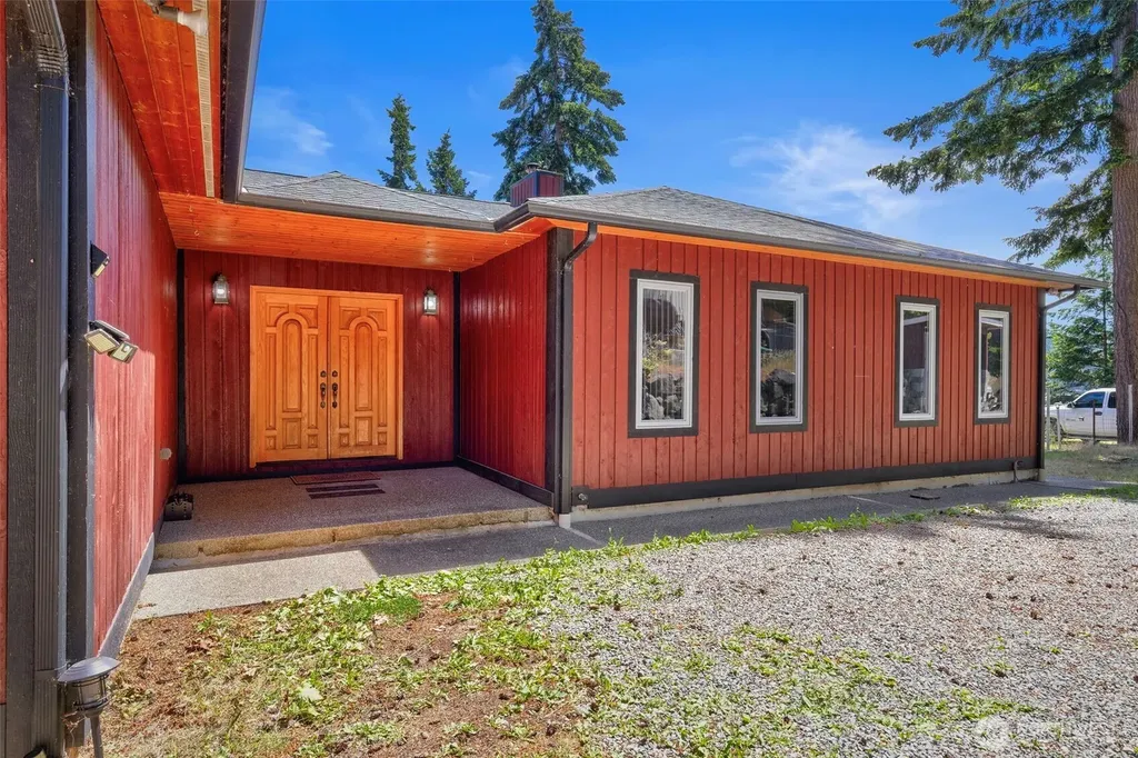 9942 Misery Point Road NW Seabeck WA 98380