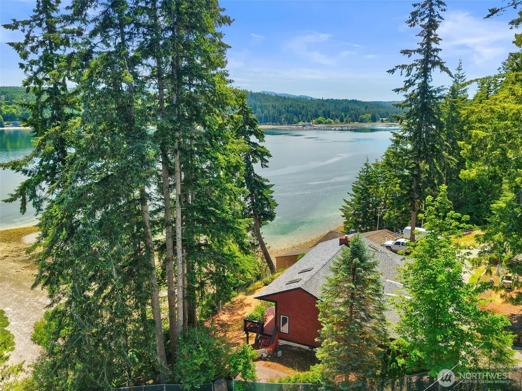 9942 Misery Point Road NW Seabeck WA 98380