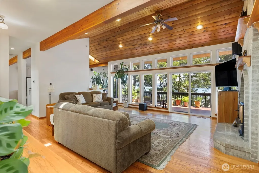 9942 Misery Point Road NW Seabeck WA 98380
