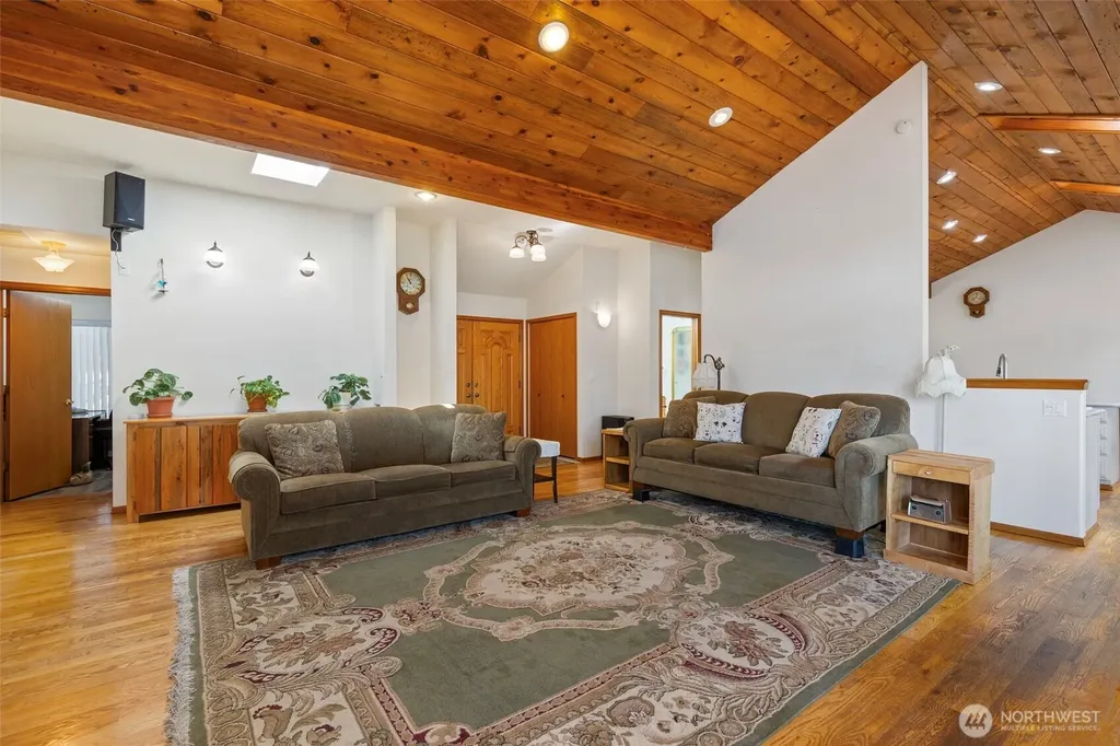 9942 Misery Point Road NW Seabeck WA 98380