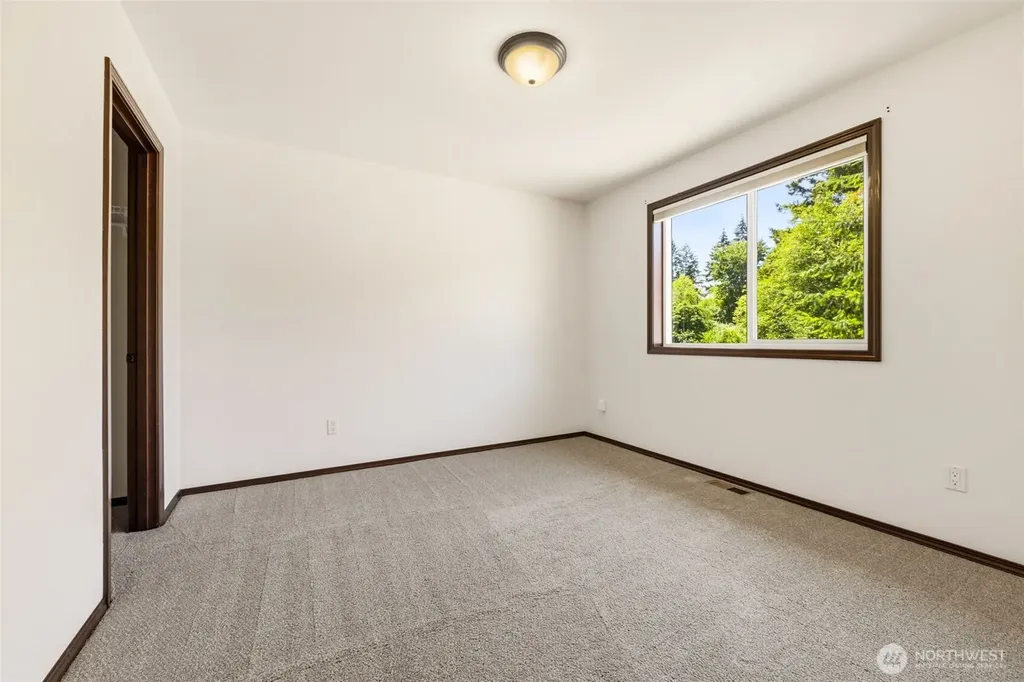 20293 62nd Way NE Kenmore WA 98028