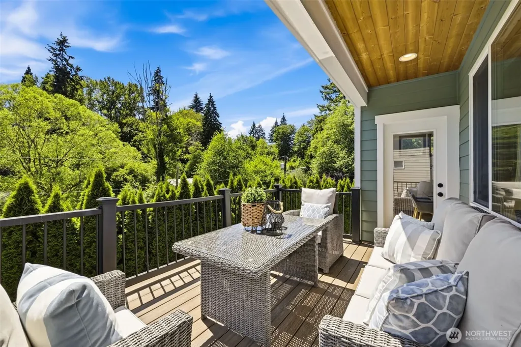 20293 62nd Way NE Kenmore WA 98028