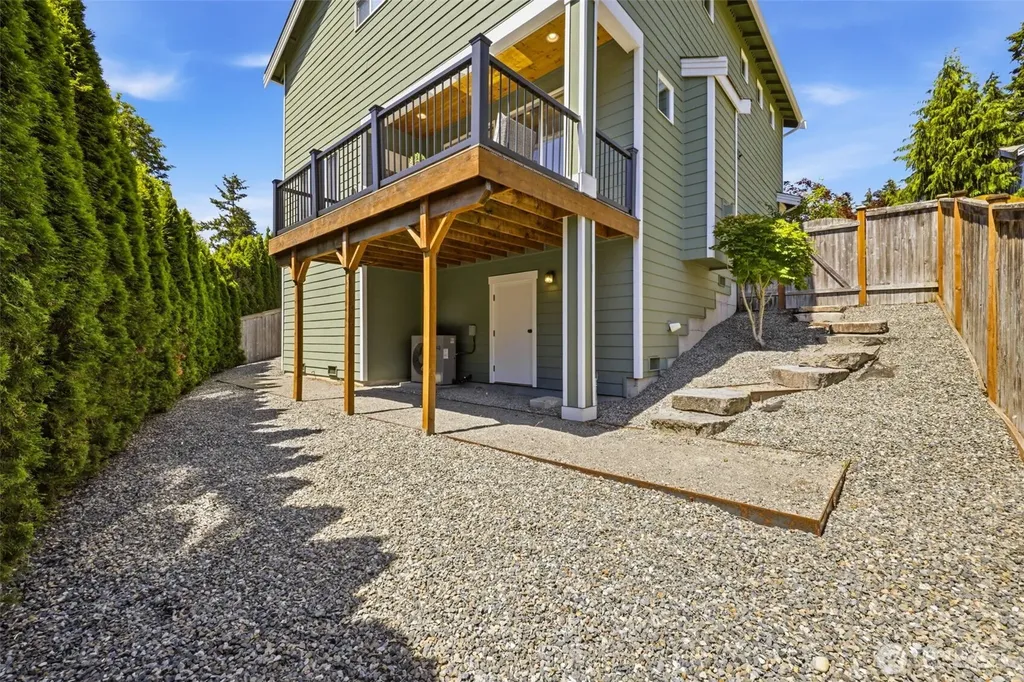 20293 62nd Way NE Kenmore WA 98028