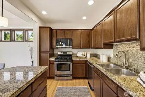 20293 62nd Way NE Kenmore WA 98028