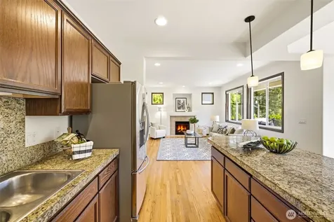 20293 62nd Way NE Kenmore WA 98028