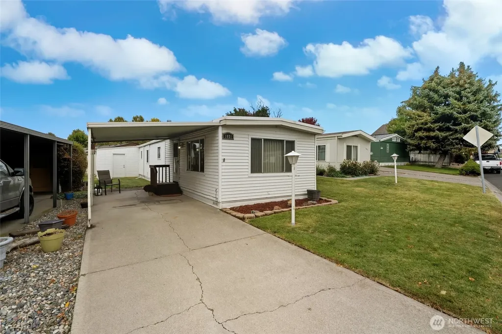 1031 SE Scenic View Drive College Place WA 99324