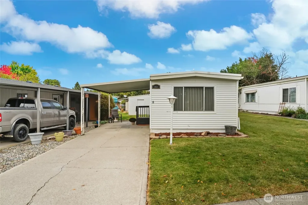 1031 SE Scenic View Drive College Place WA 99324