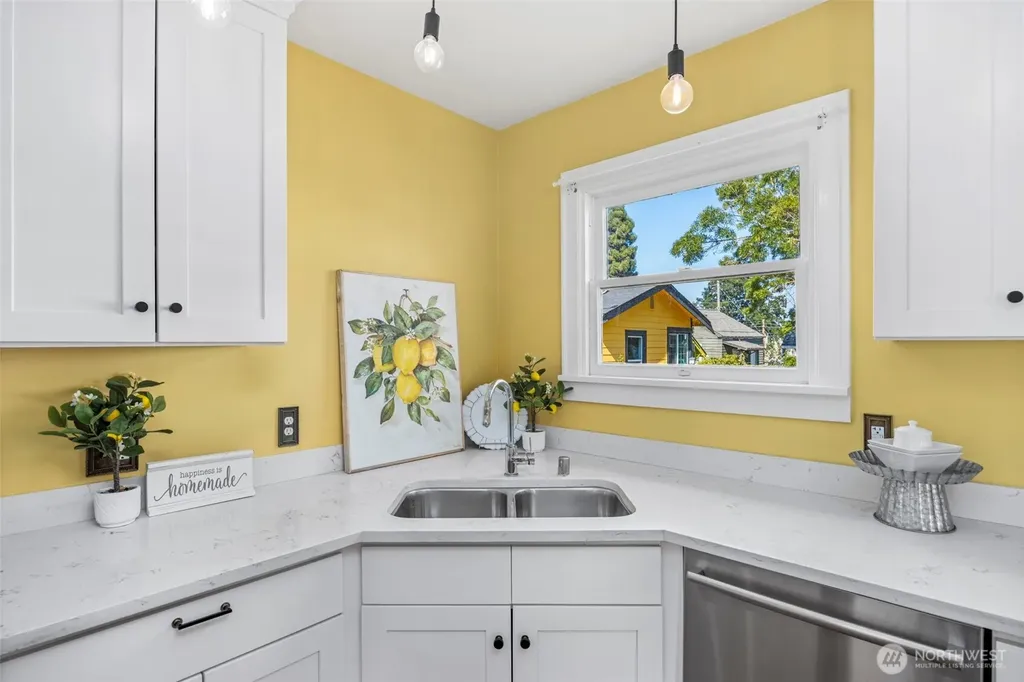 1216 Burwell Street Bremerton WA 98337