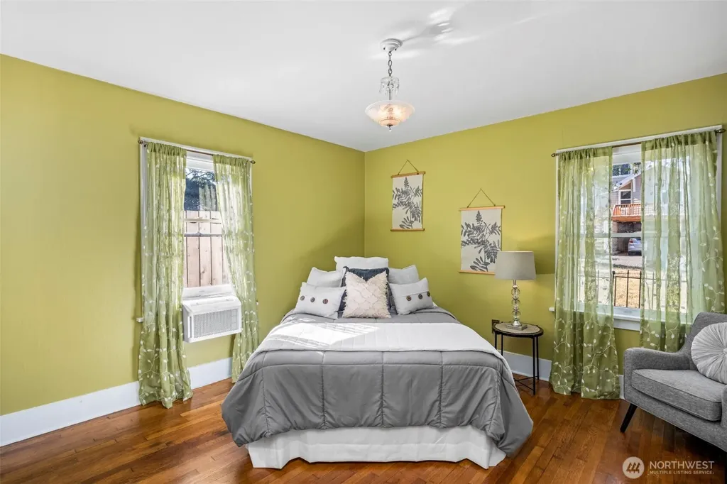 1216 Burwell Street Bremerton WA 98337