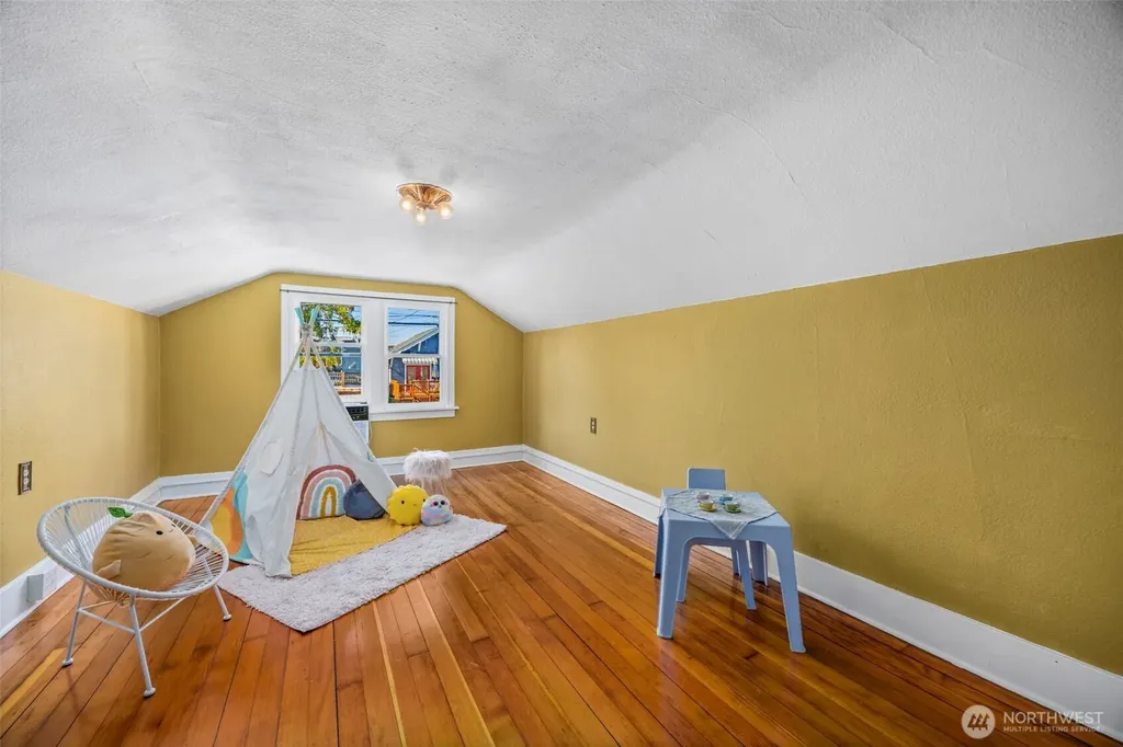 1216 Burwell Street Bremerton WA 98337