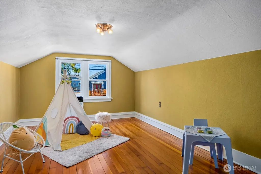 1216 Burwell Street Bremerton WA 98337